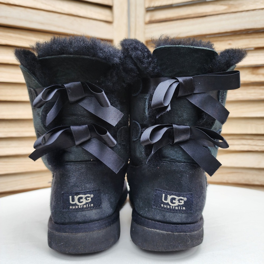 UGG Sz 5 Black Suede Bailey Bow II Shearling Boots Y2K Early 2000s Cozy Winter